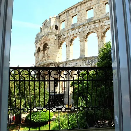 Apartment Amphitheatre Premium With Seaview Pula
