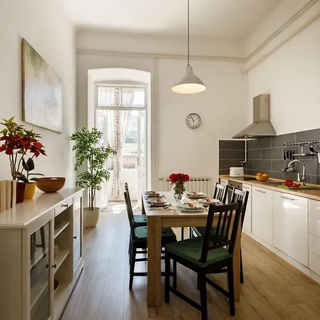 Amphitheatre Premium With Seaview Pola