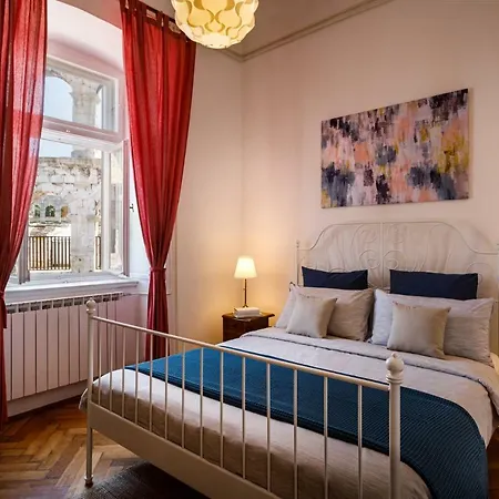 Amphitheatre Premium With Seaview * פולה