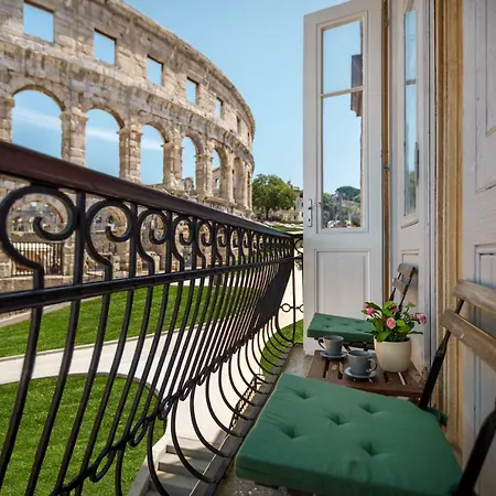 Amphitheatre Premium With Seaview Pula
